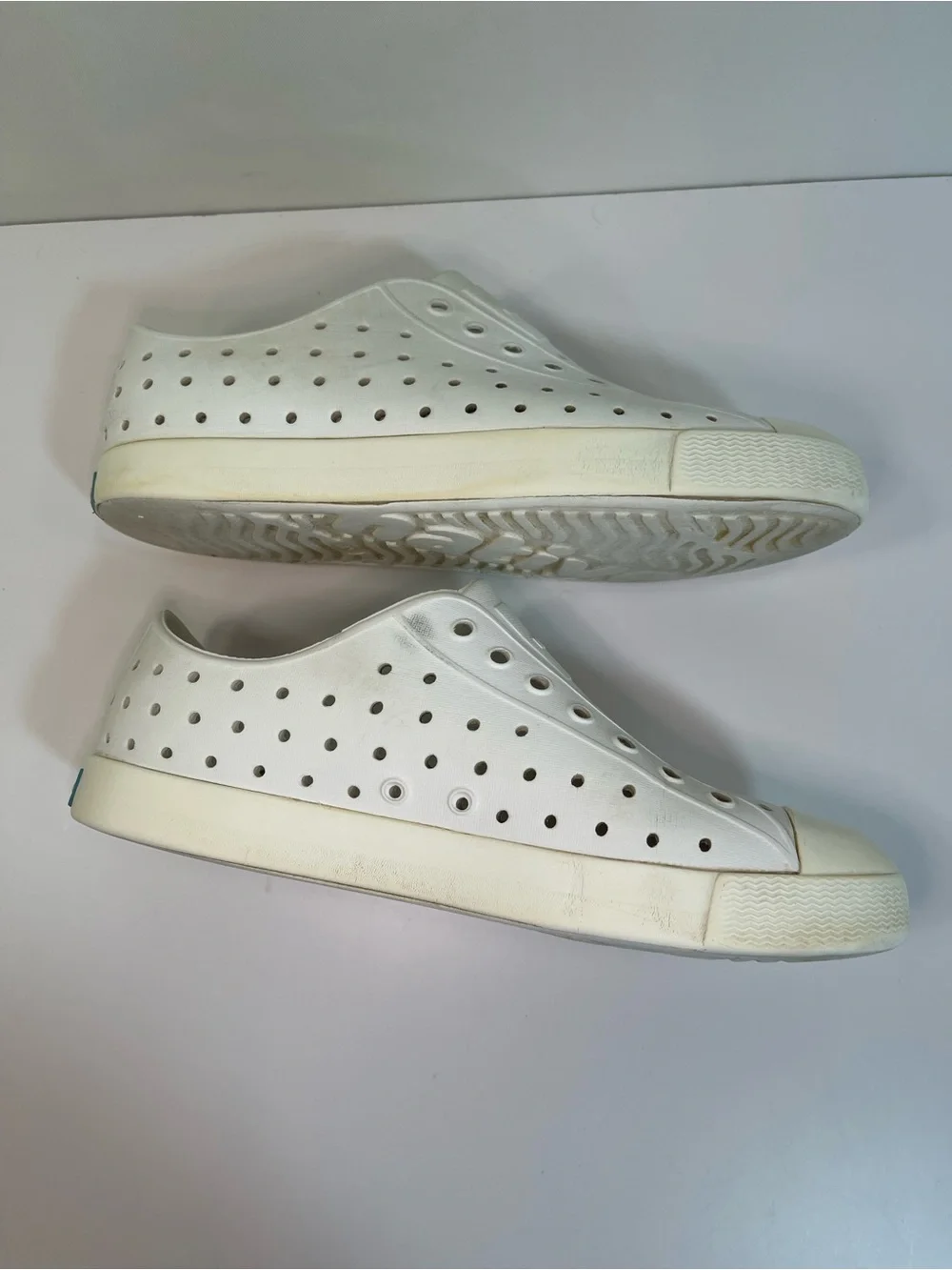 Native Kids Girls' Jefferson White Slip-On Shoes, Size J3 Water Shoe Slip On